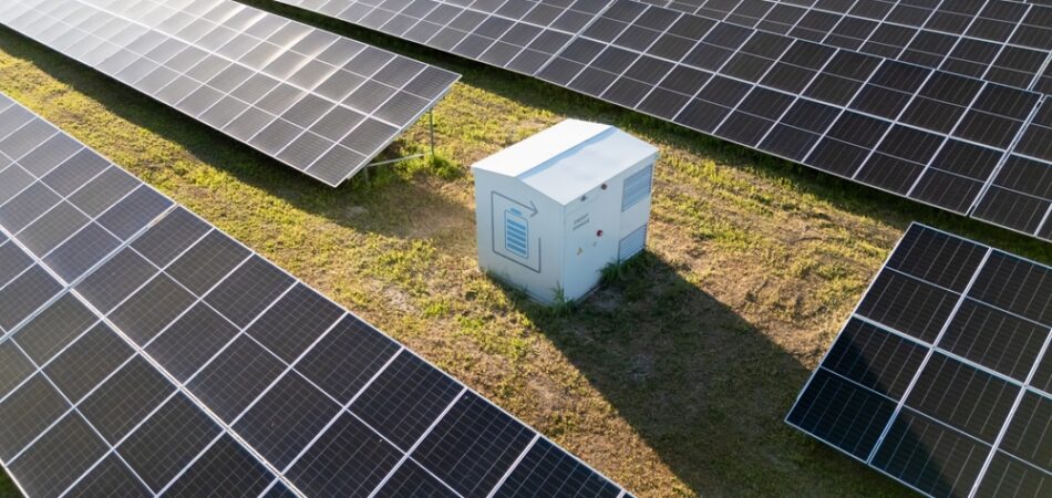 Aerial,view,of,solar,power,station,with,energy,storage.